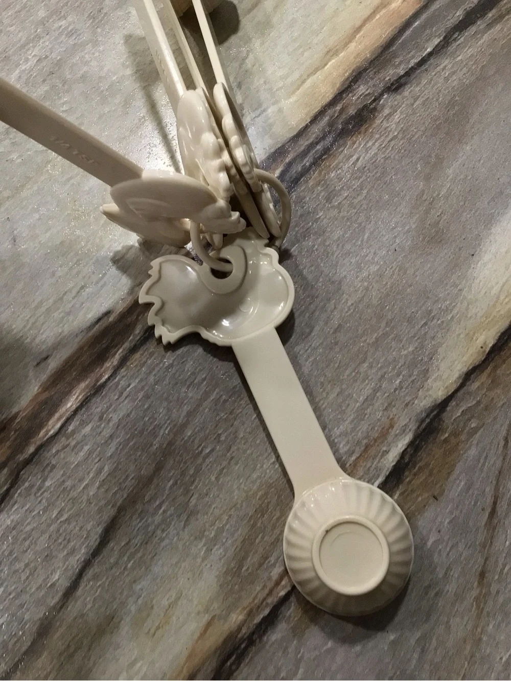 Paula Deen Rooster Measuring Spoons Set 5pc Beige Nesting Farmhouse VTG.